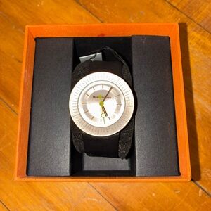 Hush Puppies Men's Classic Black and Silver Dial Watch NEW HP.3612L.2522